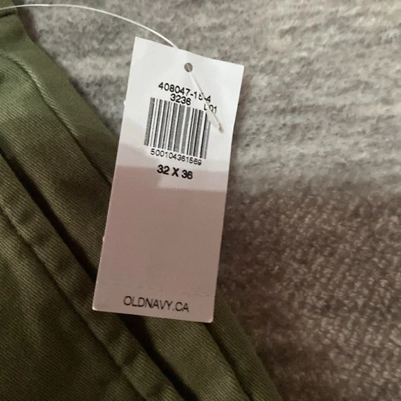 BNWT Men’s Old Navy Khaki Pants - Picture 3 of 5